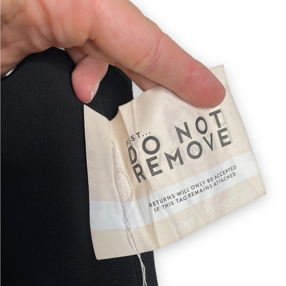 Fame and Partners | NWT Straight Neck Crop Top US 10 Black - Picture 6 of 8